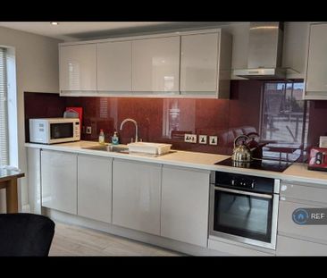2 bedroom flat to rent - Photo 4