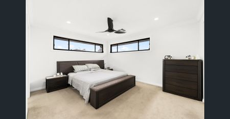 Modern Five Bedroom Family Home - Photo 4