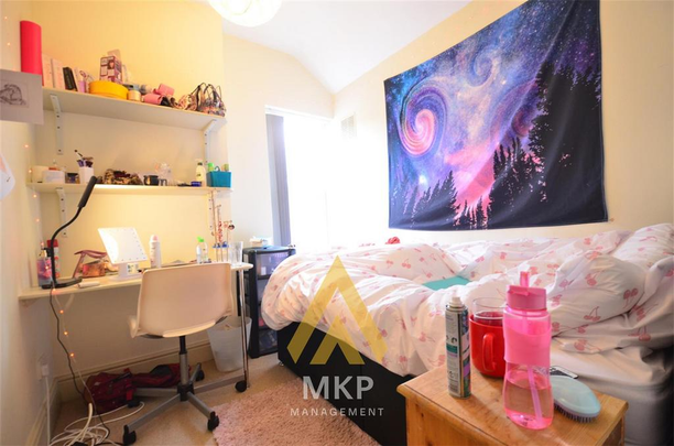 6 bedroom terraced house to rent - Photo 1