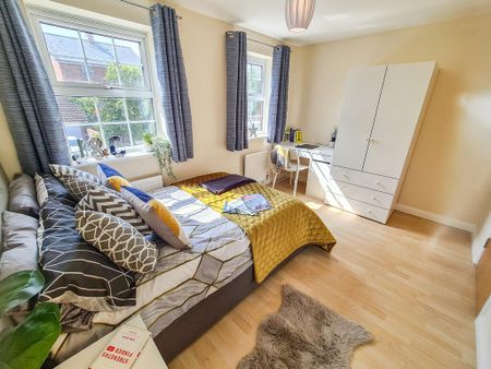 5 bedroom semi-detached house to rent - Photo 3