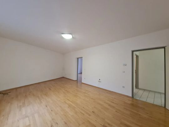 — Schöne 2-Zimmer-Wohnung in Tribuswinkel! - Photo 1