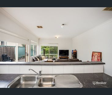 Perfect 3 Bedroom Family Home in Mawson Lakes - Photo 2