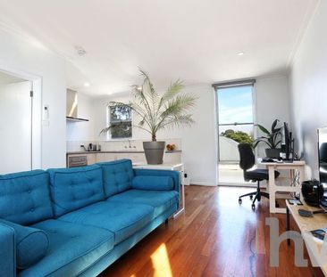 Neat 1 Bedroom Unit - Photo 4