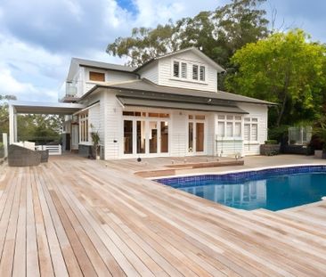 Exquisite 4-Bedroom Manor with Stunning Bush Views in Lucas Heights - Photo 2