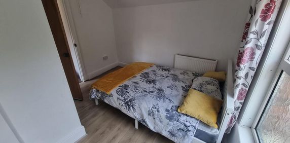 House share to rent - Photo 2