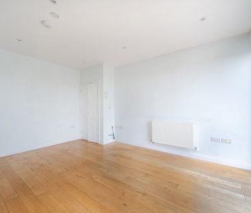 flat to rent - Photo 2
