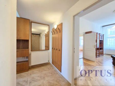 P6 Hradčany, ul. Na valech, světlý částečně zař. byt 2 + 1 + šatna, balkon, 78 m - Photo 4