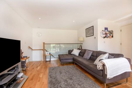 2 Bed Flat, Kings Avenue, SW4 - Photo 2