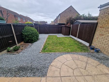 3 bedroom terraced house to rent - Photo 4