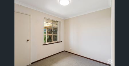 Perfect Location! - Photo 4