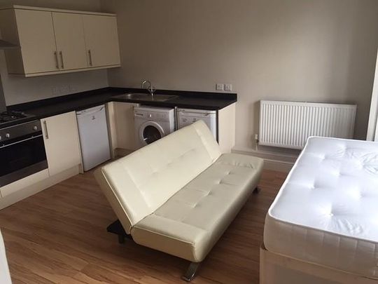Studio to rent - Photo 1