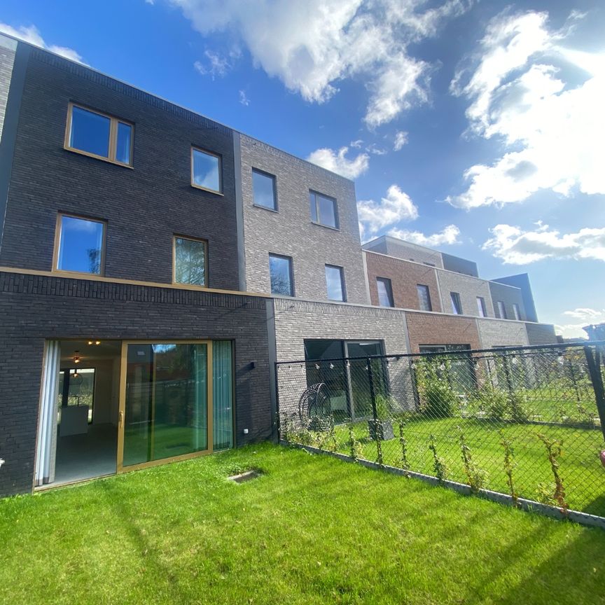 Nieuwbouw woning met 4 slaapkamers en tuin - Foto 1