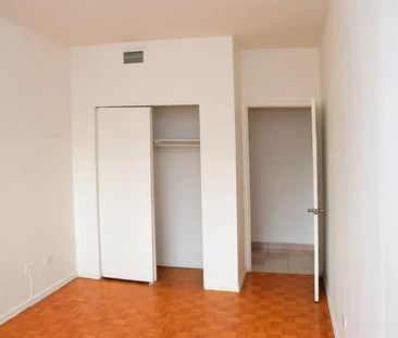3555 Rue Berri apartment — Montréal, QC (1-Bedroom) - 1 Bedroom - Photo 2