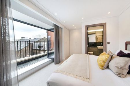 3 bedroom flat in Mayfair - Photo 2