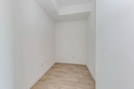 For Lease - 220 Missinnihe Way Unit# 806, Mississauga, Ontario - Photo 4