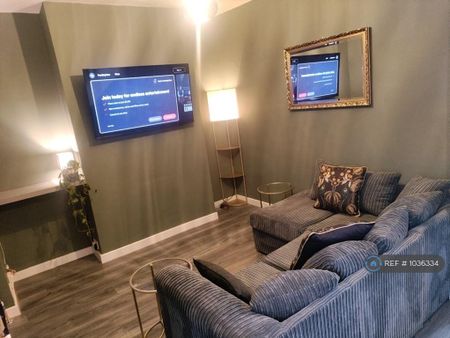 2 bedroom semi-detached house to rent - Photo 5