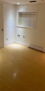 Spacious renovated 1BR/1BA suite for rent - Photo 4