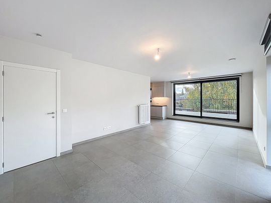 Appartement met twee slaapkamers en groot terras - Photo 1