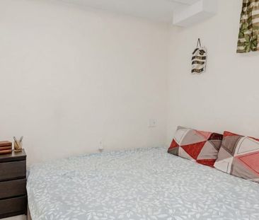 For Lease - 32 Petunias Road, Brampton, Ontario - Photo 2