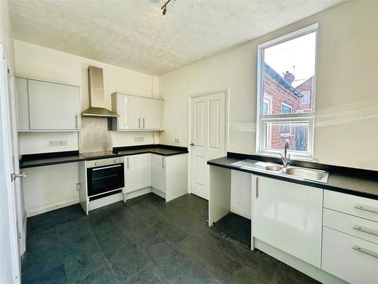 2 bedroom terraced house to rent - Photo 1