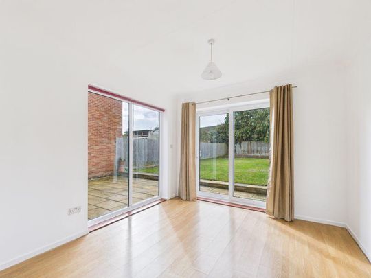 3 bedroom semi-detached house to rent - Photo 1