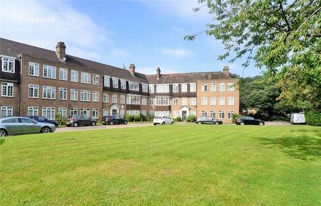 Tabor Court, High Street, Cheam Village, Sutton, SM3 - Photo 3