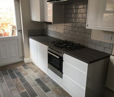 Room in a Shared House, Sneinton Boulevard, NG2 - Photo 3