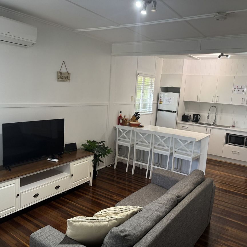 Modern 2 Bedroom Apartment in Prime Location - Photo 1