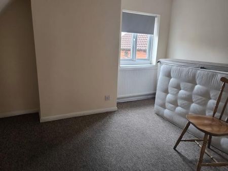 4 bedroom bungalow to rent - Photo 2