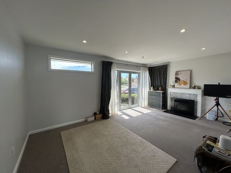 Cul-de-Sac Living Awaits! - Photo 2