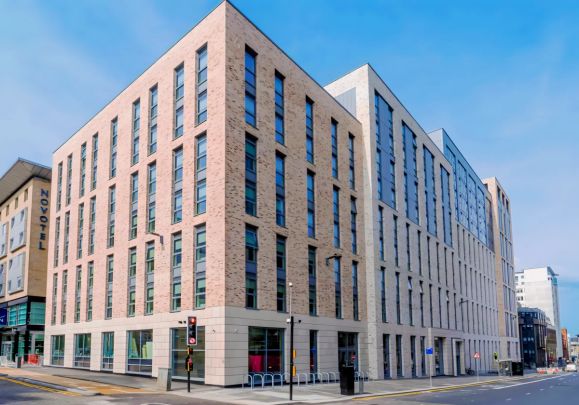 Bronze Studio - Photo 1