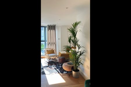 1 Bed Flat, Umberston Street, E1 - Photo 2