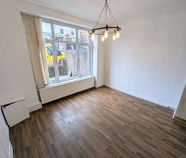 A 3 Bedroom Terraced - Photo 6