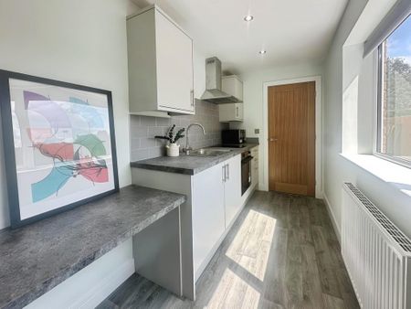 1 bedroom in a house share to rent - Photo 5