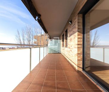 Esplugues de Llobregat, Catalonia 08950 - Photo 6