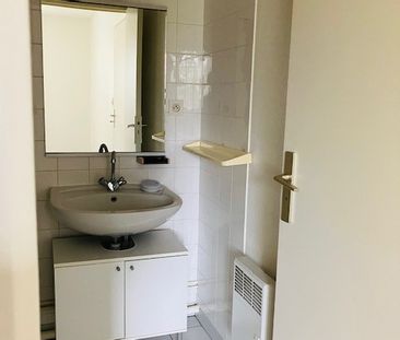 T2- Quartier Voltaire 27m2 avec balcon et parking – Place du 30 Oct... - Photo 5