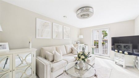 John Norman Grove, Lightwater, Surrey, GU18 - Photo 3