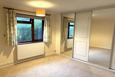 3 bedroom detached bungalow to rent - Photo 4