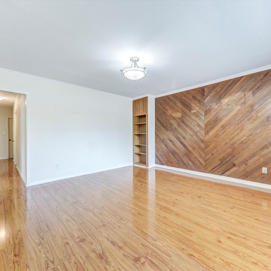 For Lease - 90 Celeste Drive Unit# Main, Toronto, Ontario - Photo 1