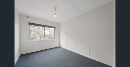 Located above the takeaway shop - For Inspections walk down the driveway, turn left and up the stairs to flat 2 - Photo 3