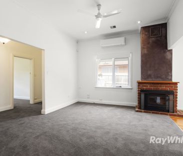 Flexible Family Living with a Separate Rear Unit - Photo 2