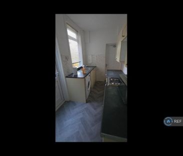 4 bedroom terraced house to rent - Photo 6