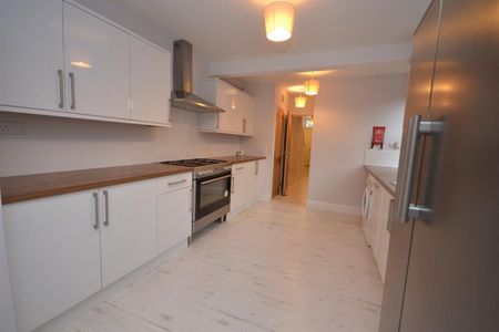 1 bedroom Flat To Let - Photo 3