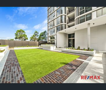 Top floor near-new 3-bedroom + STYDY ROOM and winter garden in West... - Photo 4