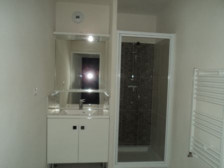 Location Appartement 2 pièces 40m² - Photo 2