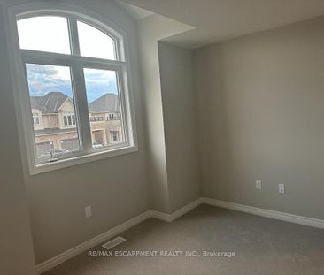 For Lease - 105 PINOT Crescent, Hamilton, Ontario - Photo 4