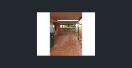 Spacious 4 x 2 family home - Photo 2