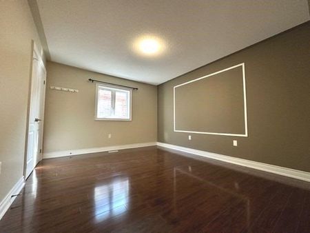 For Lease - 750 Valley Green Trail, Newmarket, Ontario - Photo 3