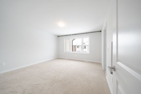 For Lease - 124 Corley Street, Kawartha Lakes, Ontario - Photo 5