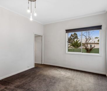 Fantastic Home, Plus Self Contained Unit. - Photo 4